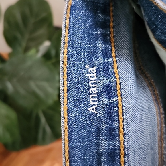 Gloria Vanderbilt Amanda all around slimming effect jean shorts, women's 6 - Picture 6 of 7